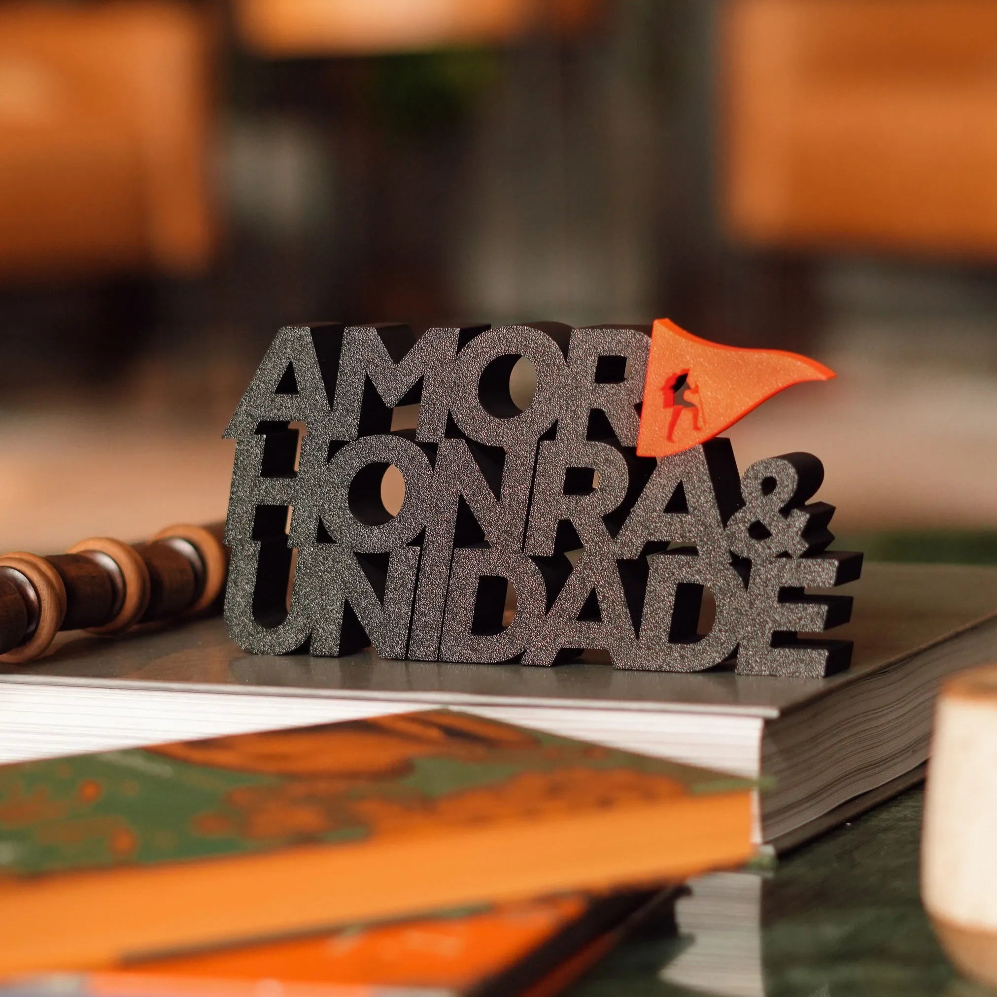 Letreiro | Amor, Honra e Unidade